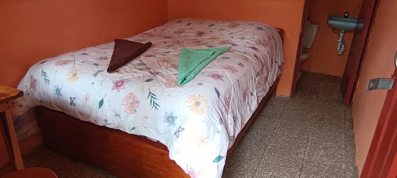 Hospedaje Santo Domingo Panajachel Eksteriør billede