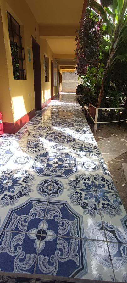 Hospedaje Santo Domingo Panajachel Eksteriør billede