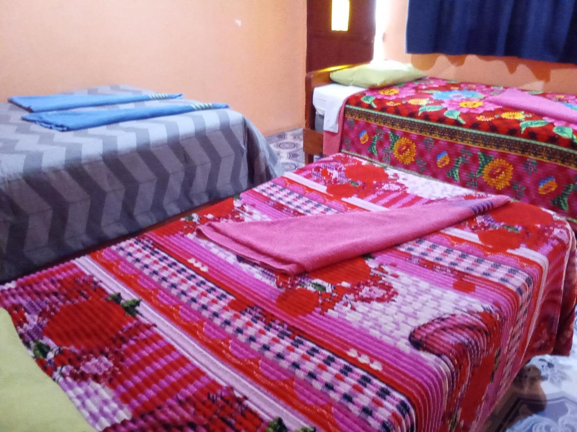 Hospedaje Santo Domingo Panajachel Eksteriør billede