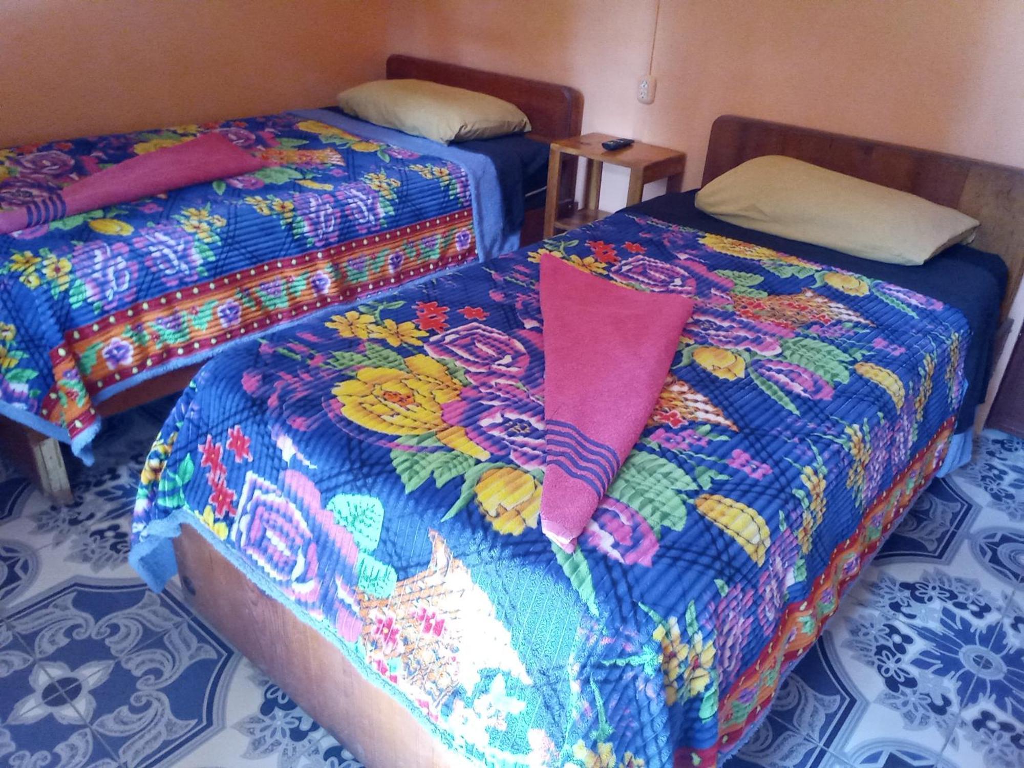 Hospedaje Santo Domingo Panajachel Eksteriør billede