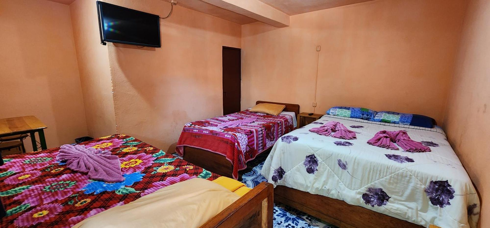 Hospedaje Santo Domingo Panajachel Eksteriør billede