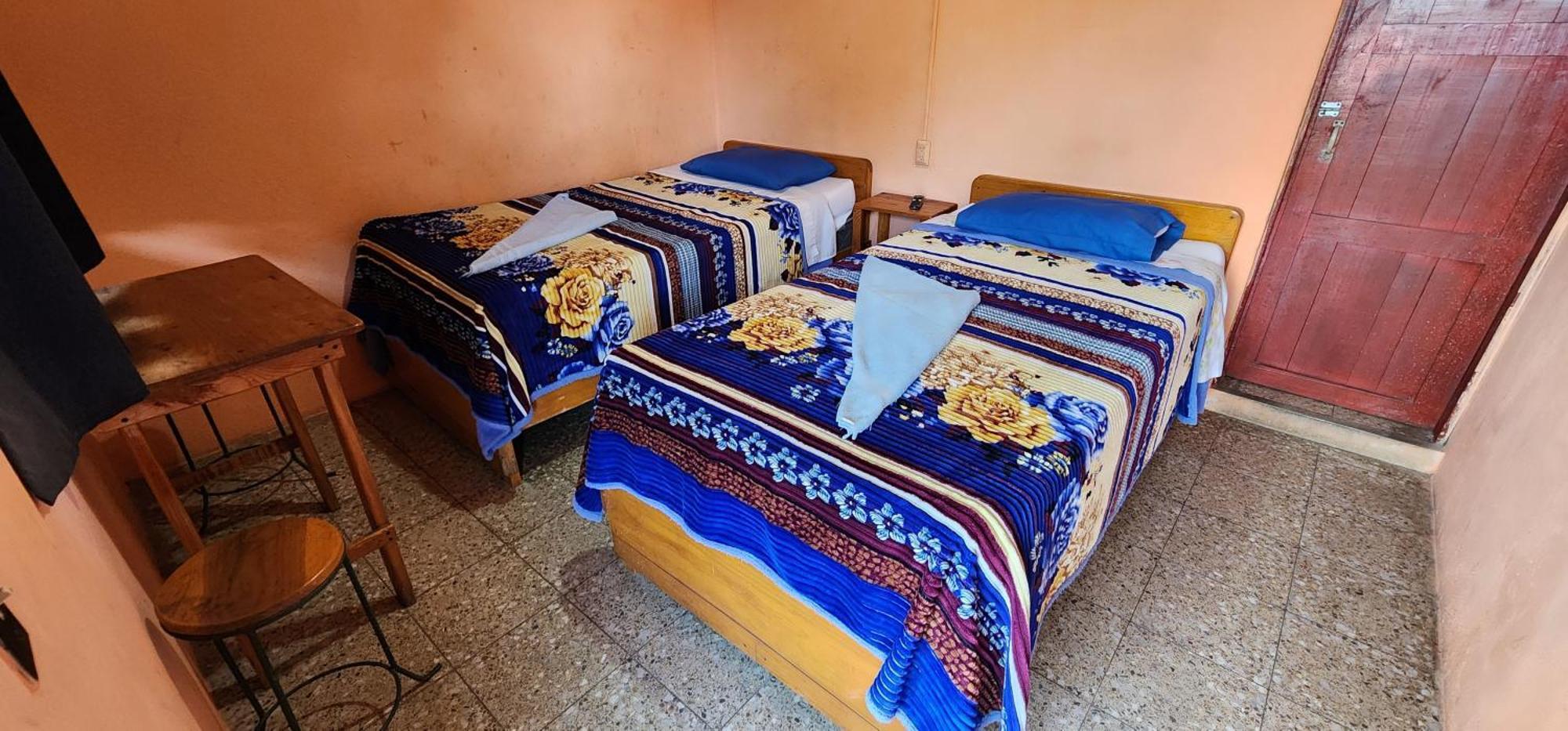 Hospedaje Santo Domingo Panajachel Eksteriør billede