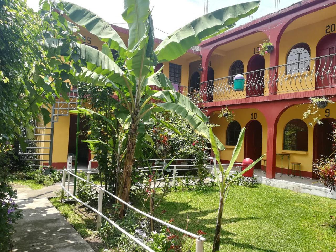 Hospedaje Santo Domingo Panajachel Eksteriør billede